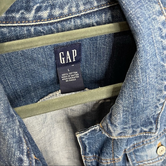 GAP Womens Jean Jacket Size Large Medium Wash Denim Jacket Button Down - Picture 3 of 3